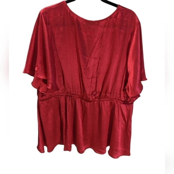 Torrid shirt NEW beautiful red colour size 4 - Picture 2 of 5